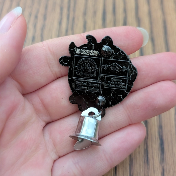 Disney Pin - Picture 2 of 4